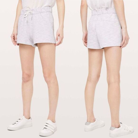 Lululemon On The Fly Short *2.5" Wee Are From Space Nimbus Battleship Size 6 - Picture 1 of 10